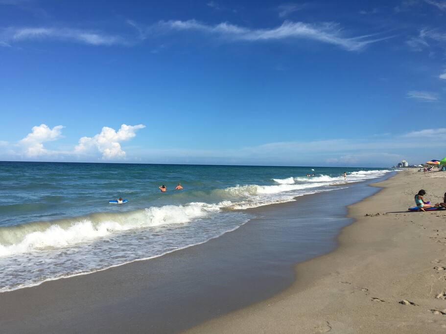 Beautiful private beach! Sun! Fun! Shells!