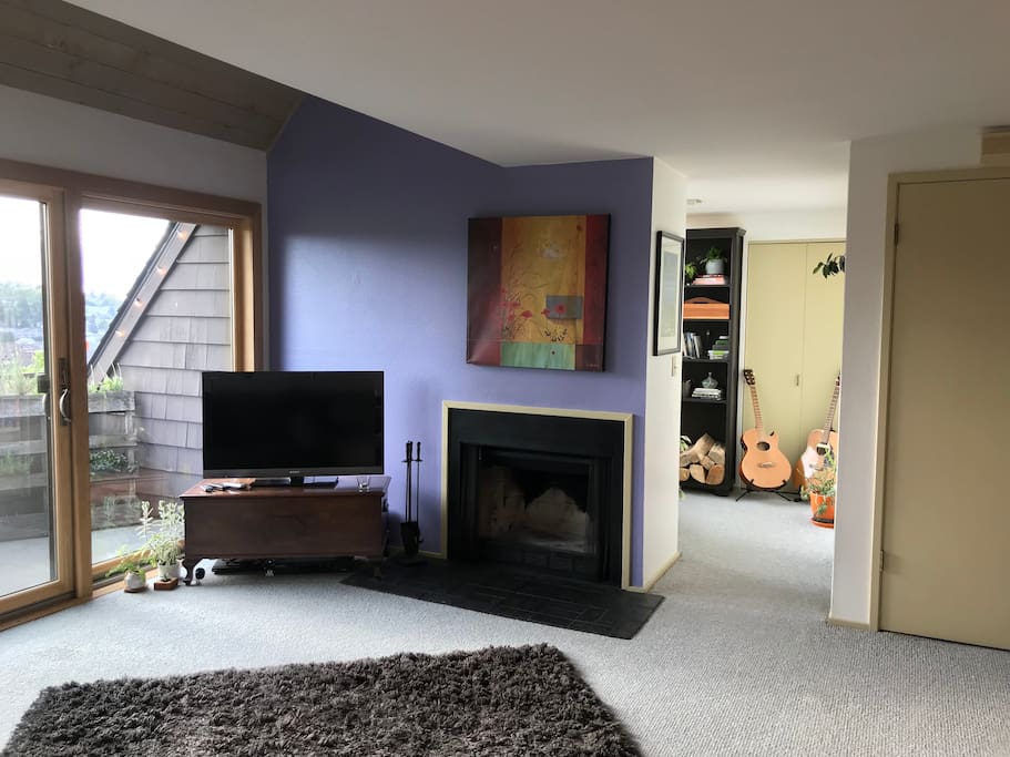 Roku access if you’d like to Netflix and chill.