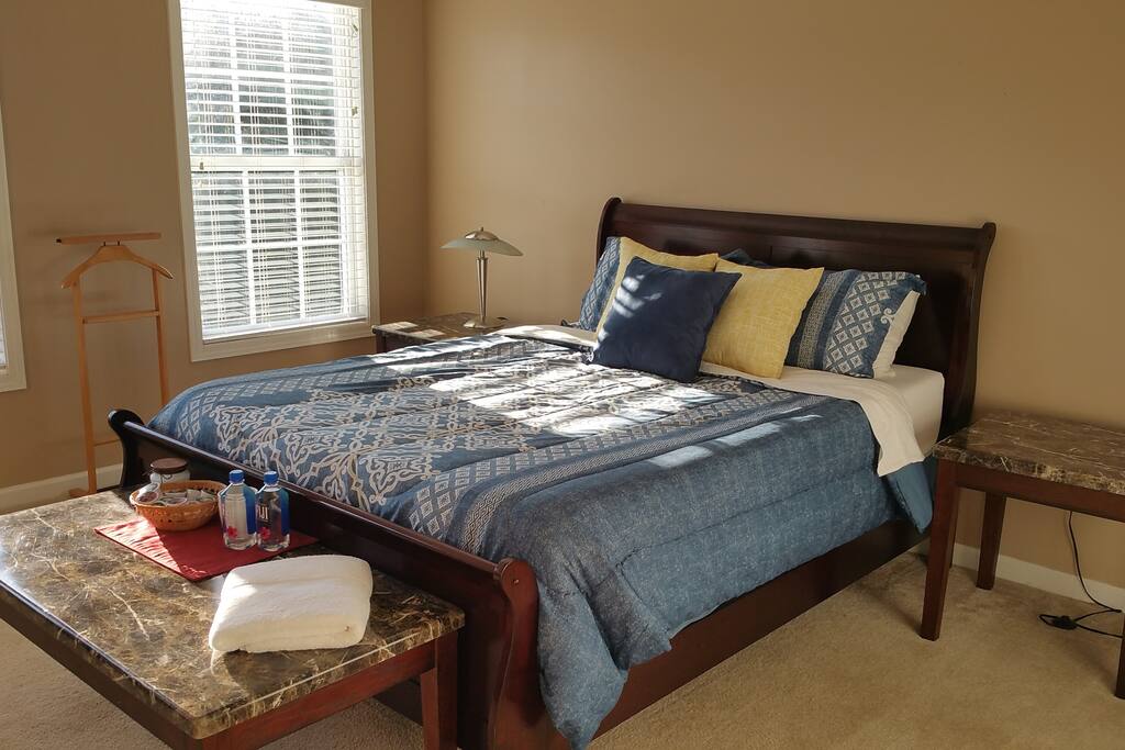 Bedroom #1 with Queen Bed