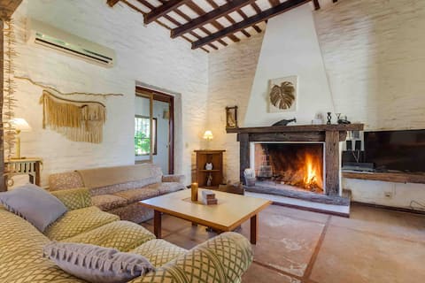 Popular Airbnb listing: Estancia La Clarita fishing/sailing Bocas de Rosario in Colonia