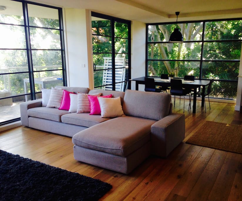 Spacious, bright living area