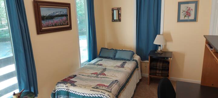 ห้องนอนและสำนักงานของผู้เข้าพัก