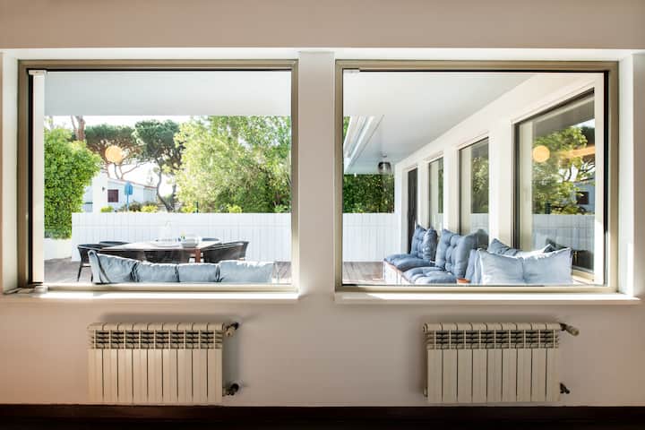 Поглед одвнатре кон Леирија Патео - долна тераса