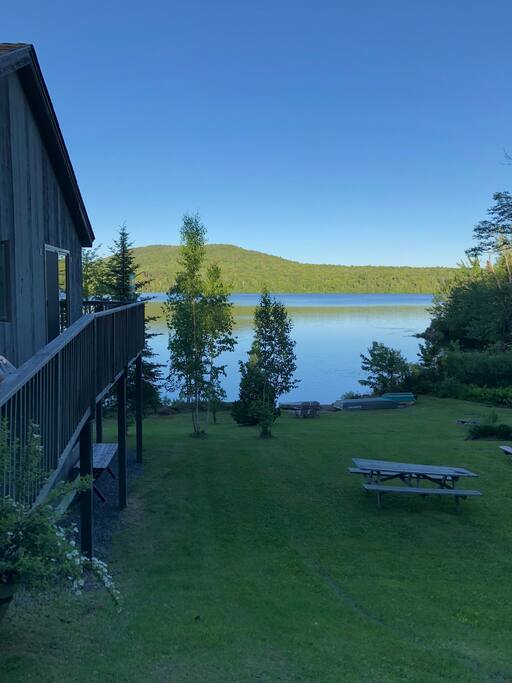 Paradise awaits on the beautiful and serene Lake Ninevah.