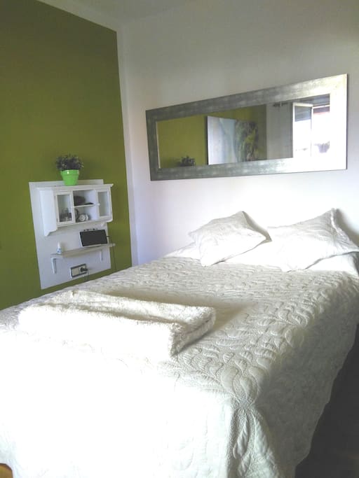 Master Suite 1 with Private Patio and Private Bath
140x190