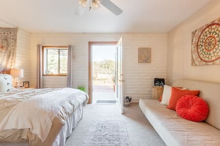 Yoga Retreat Room Near Cathedral Rock