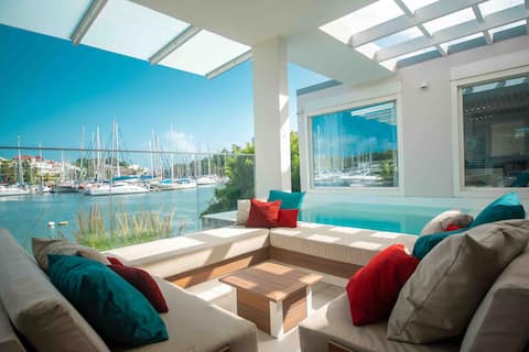 Villa Bord de Mer Apartment – Private Dock