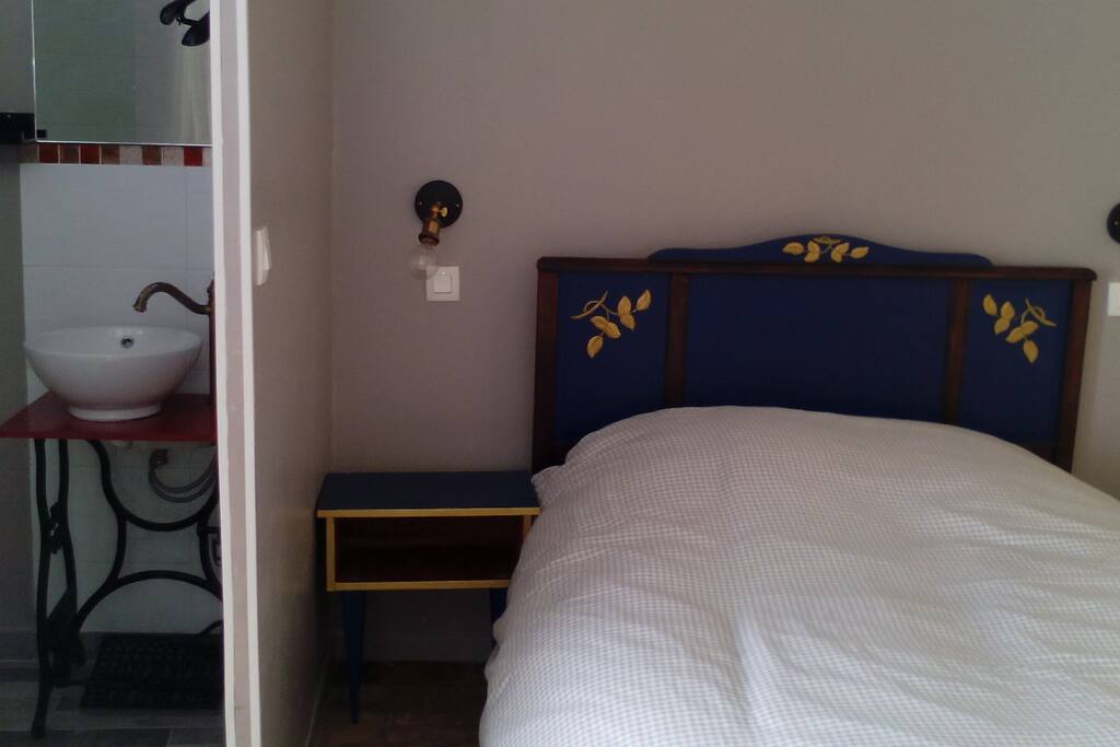 chambre 1 avec salle d'eau et WC