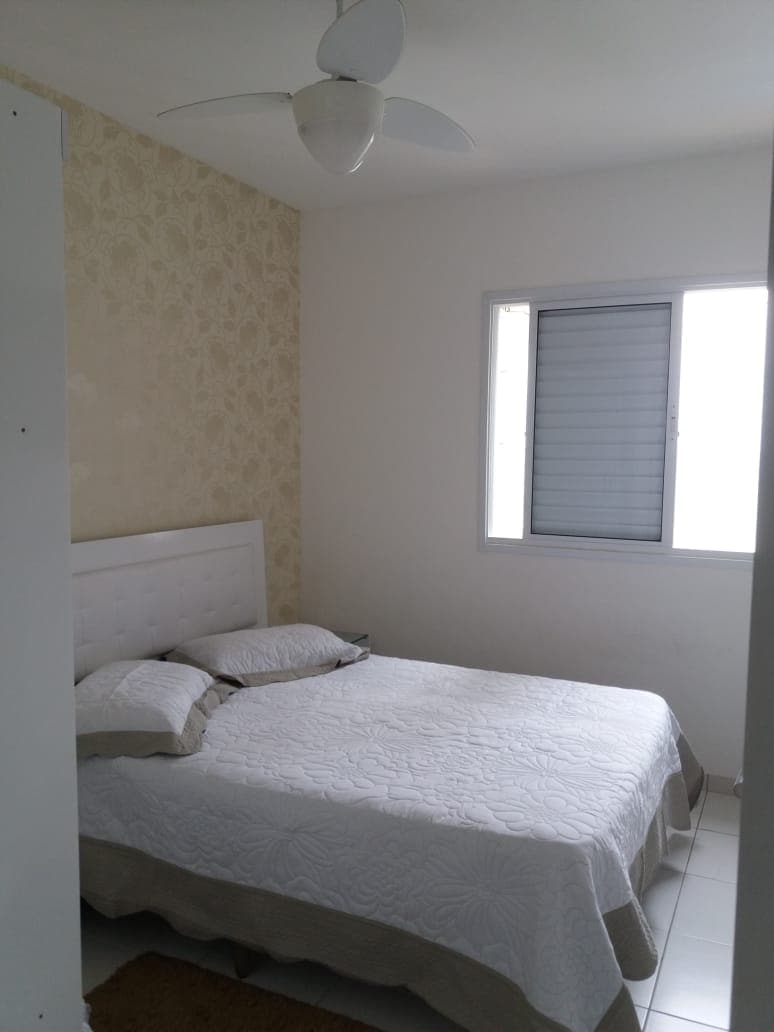 Dvojlôžkový apartmán;
manželská posteľ
stropný ventilátor
Air Circulator 