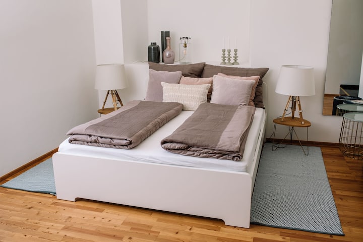 Der liebevoll gestaltete Schlafbereich sorgt für erholsame Nächte.