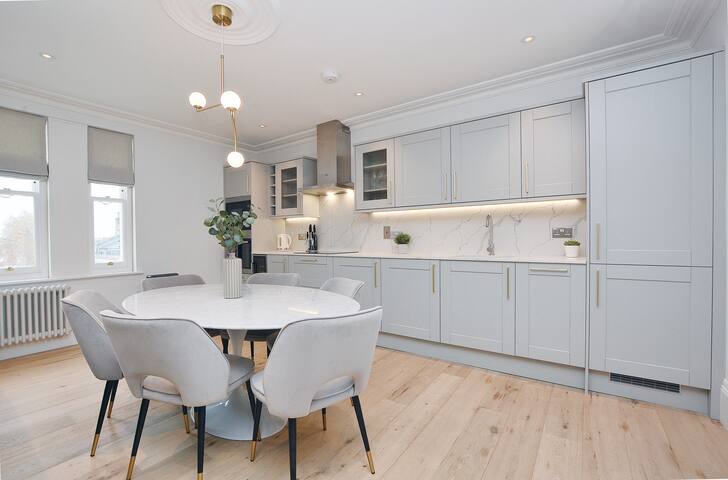 Elysian Design Kensington three bedroom apartment gallery image 4