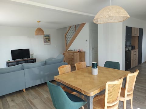 House 800 m from the beach