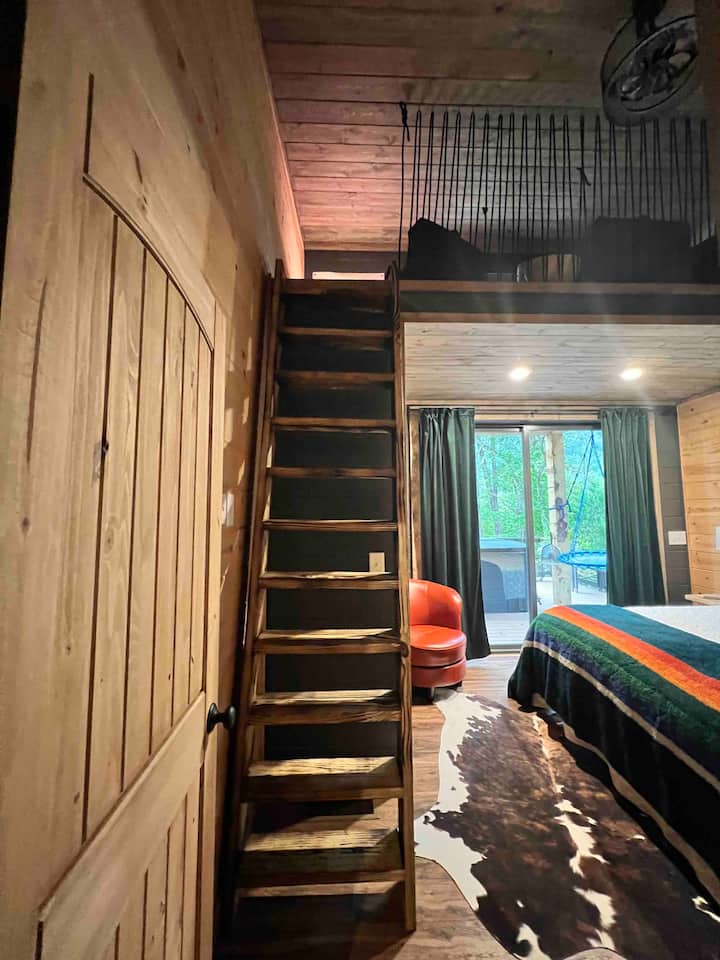 Възпроизвеждане на стълбище на таван