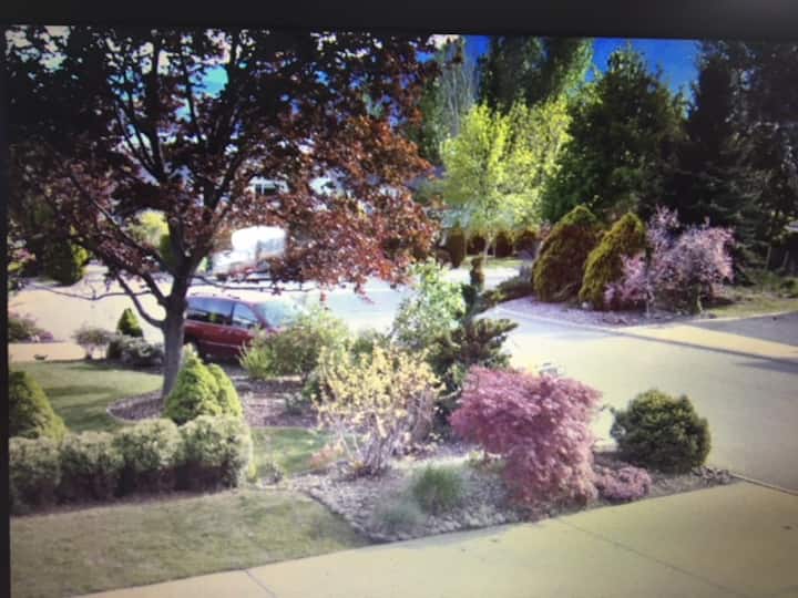 Okanagan Dream Getaway Houses for Rent in Penticton, British Columbia