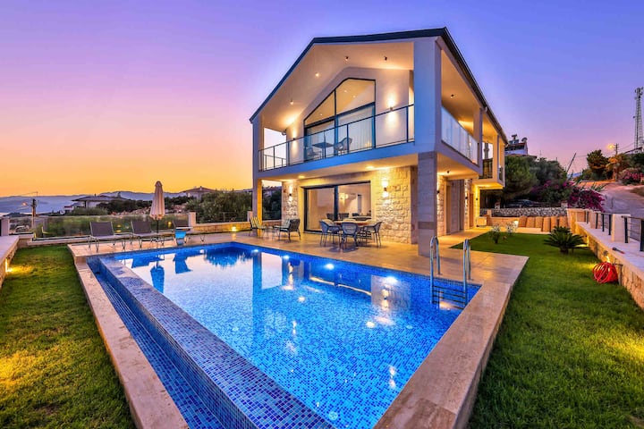 Upstate Demre: Luxurious Villa in Demre
