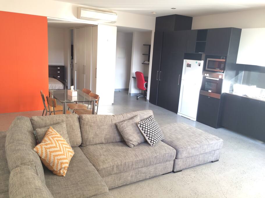 Kitchen & Lounge