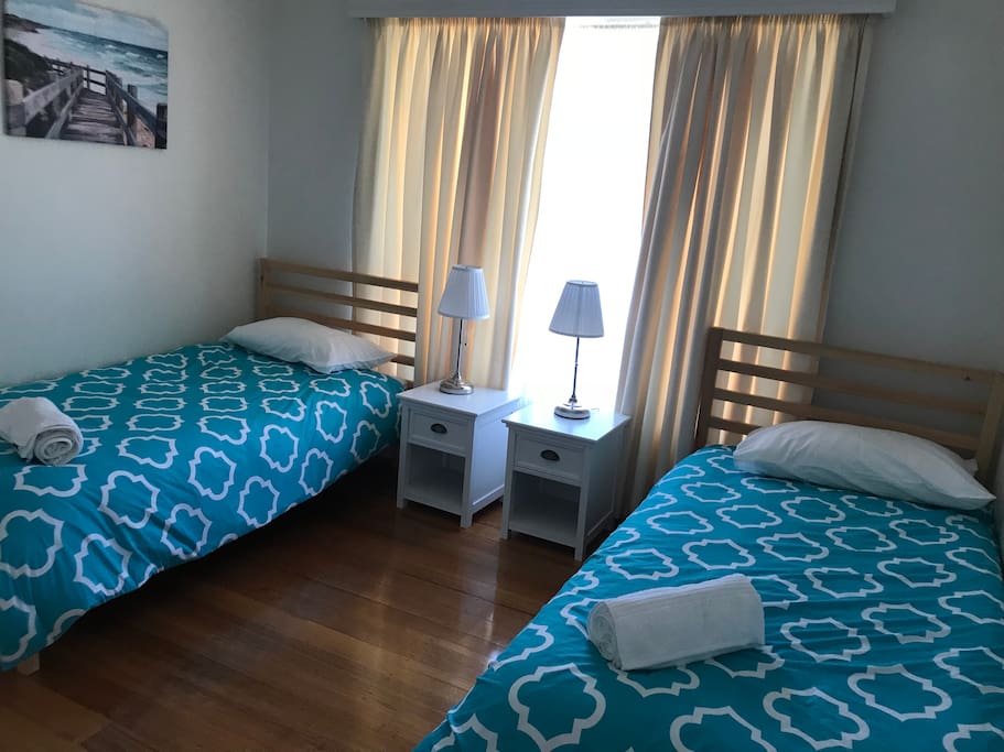 Second bedroom with 2 single beds