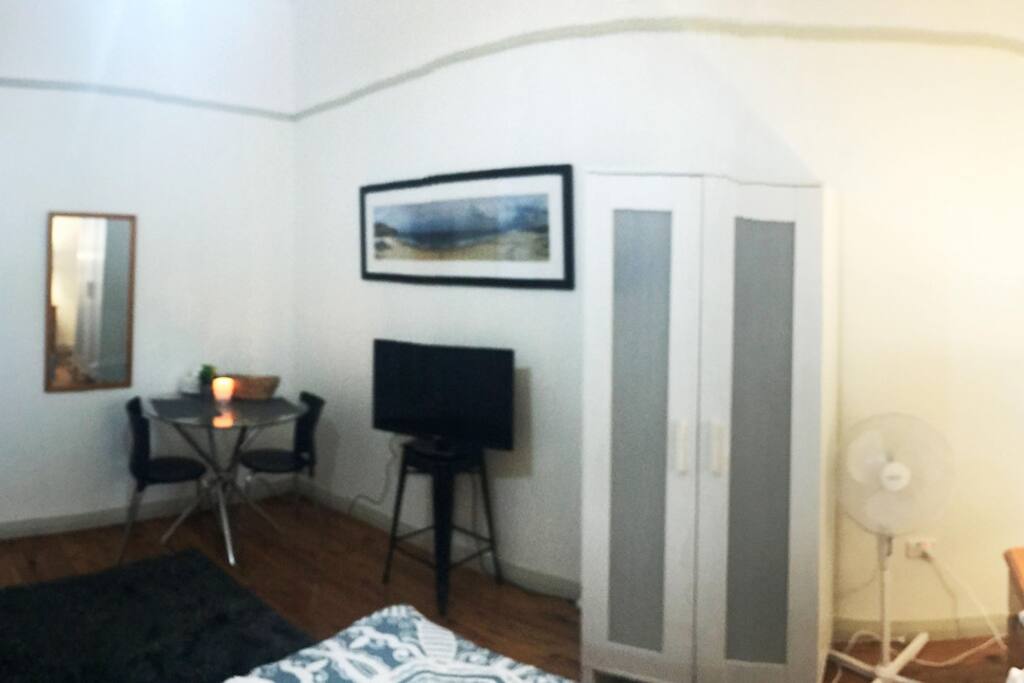 Dinning area with TV and Wi Fi Internet access