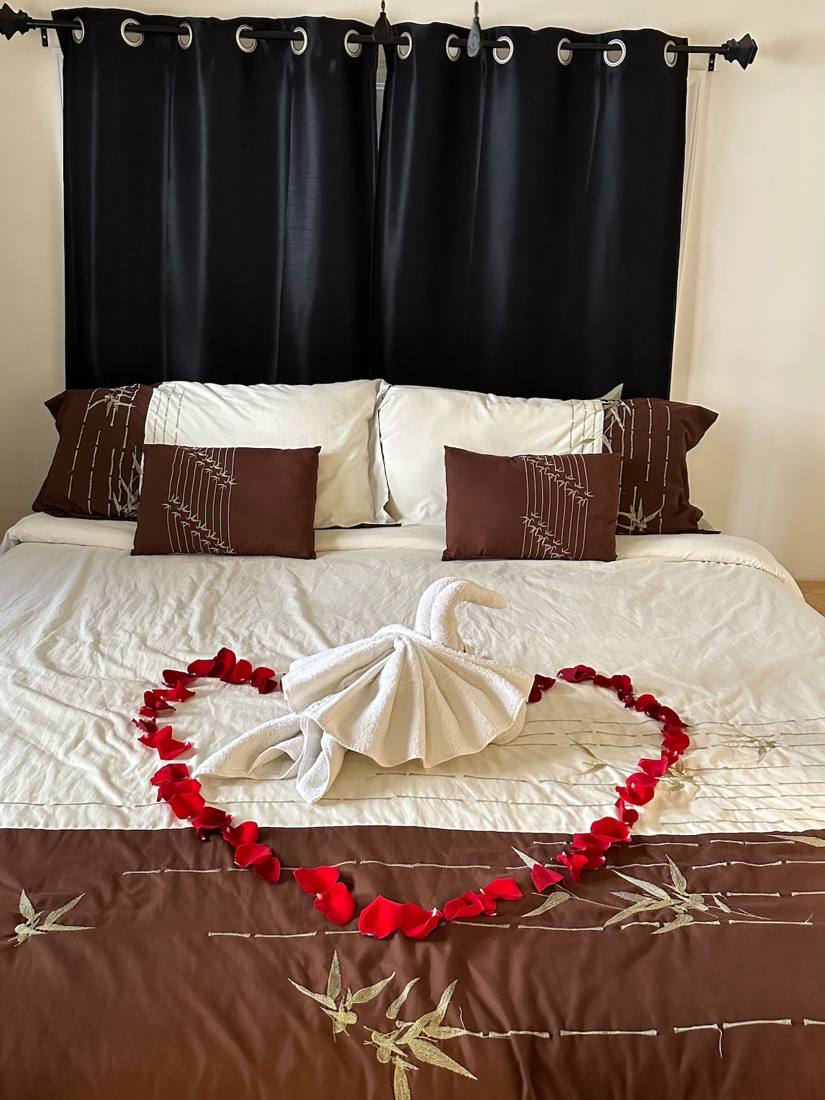 Master bedroom, perfect for your honeymoon!