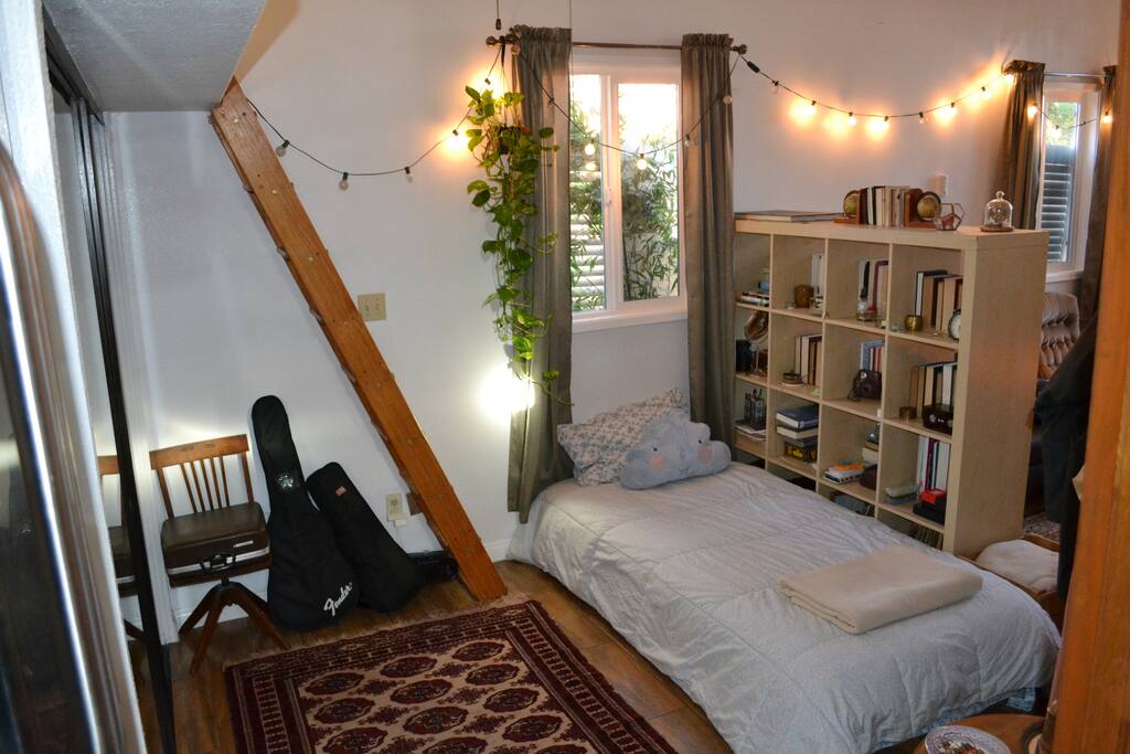 Main level bed
