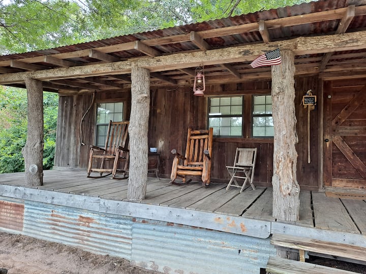 Texas Bunkhouse at Bluegill lake Cabins Cabins for Rent in Eustace