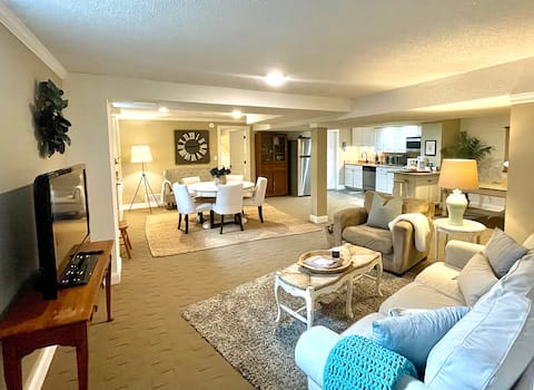 Charming & Cozy Wheaton Stay- Great Location!