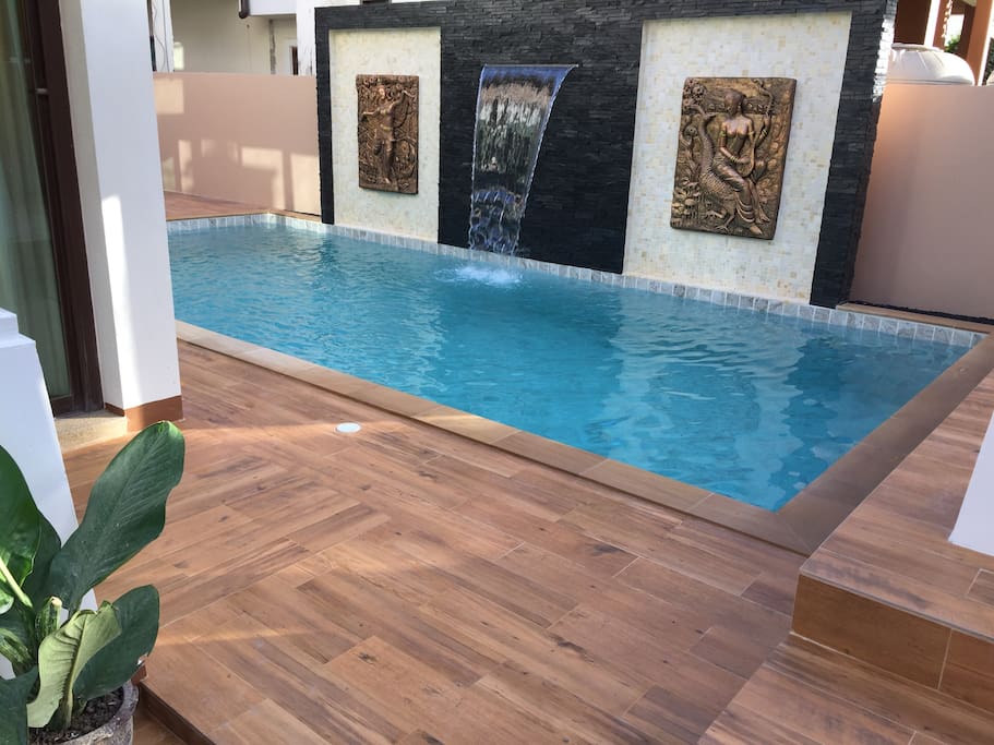 swimming pool