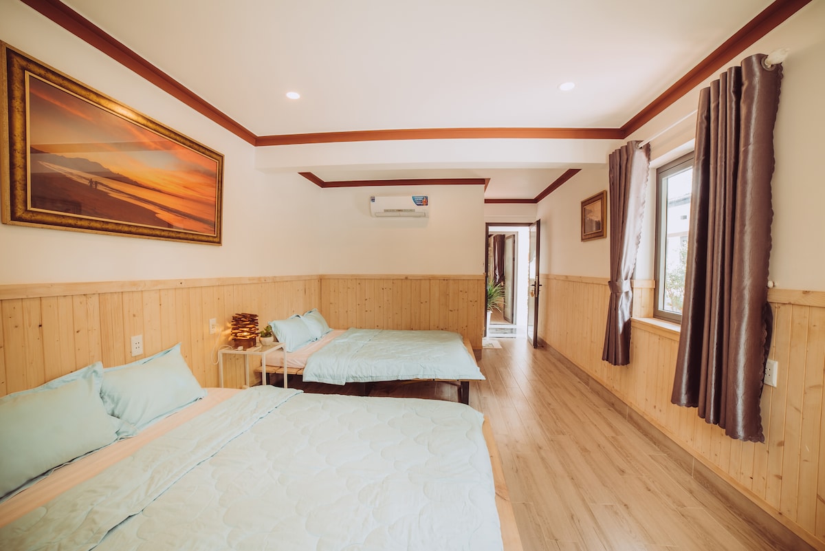 Phòng Ninh Chu Beach: 1 manželská posteľ a 1 manželská posteľ