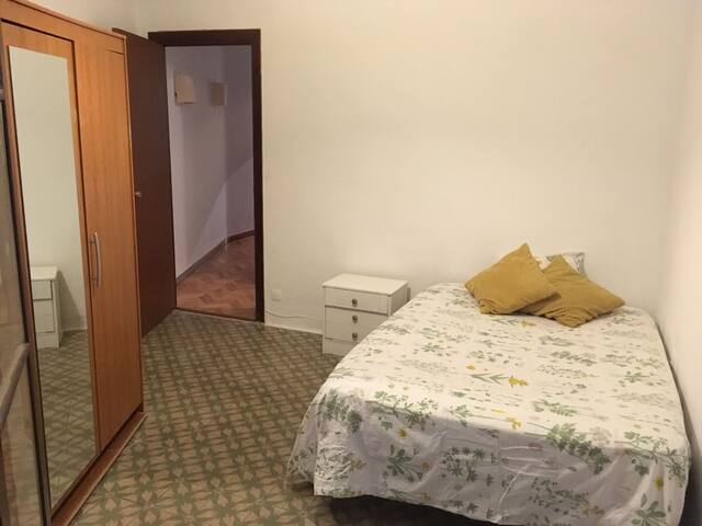 Comfortable and quiet Room in Barcelona