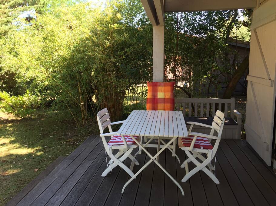 Jederzeit im Schatten sitzen, essen, arbeiten...