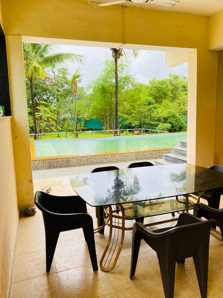 Highway Hideout With Private Pool - Pen
