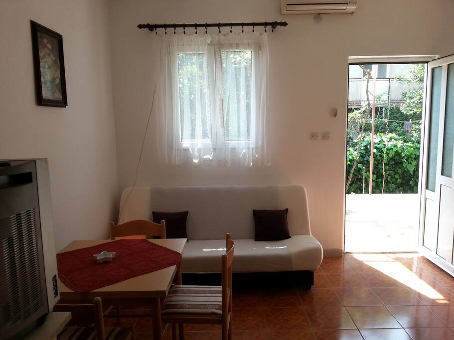 Living room, with a view on the terrace