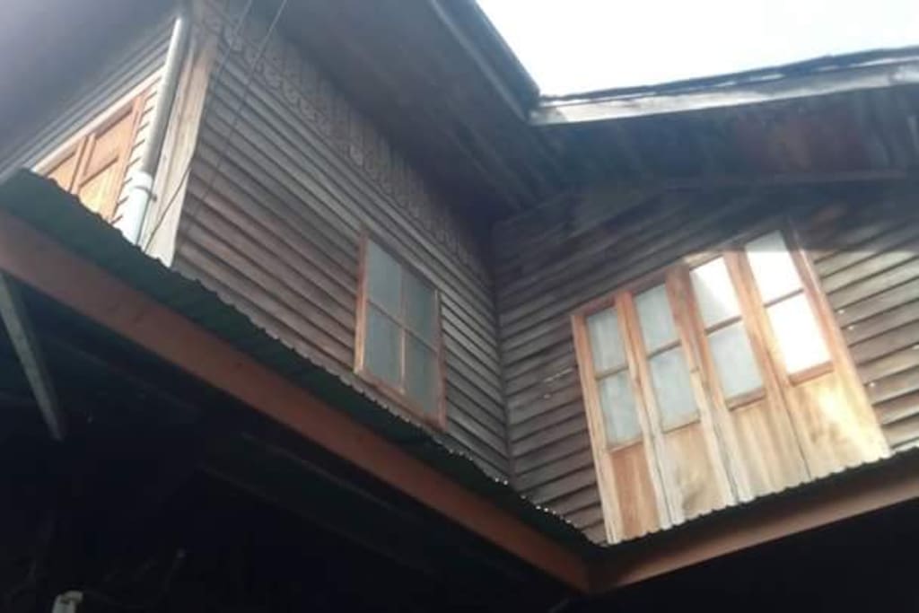 100 square meters wooden house with friendly neighbors