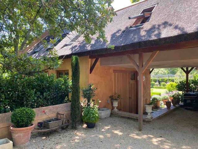 Charming cottage under the Oak tree’s gallery image 2
