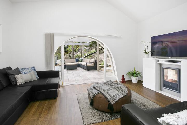 Churchpoint – Private Spacious Deep Waterfront gallery image 4