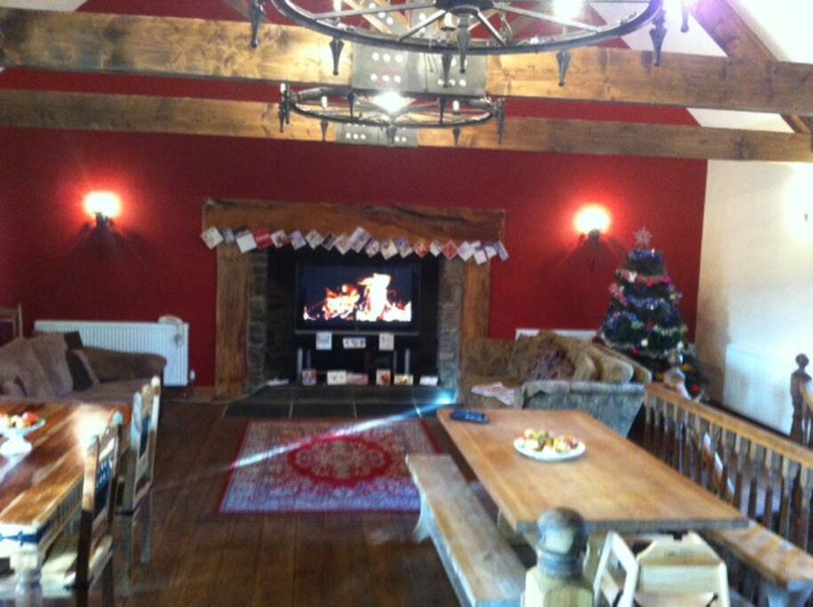The breakfast room offers oodles of charm!