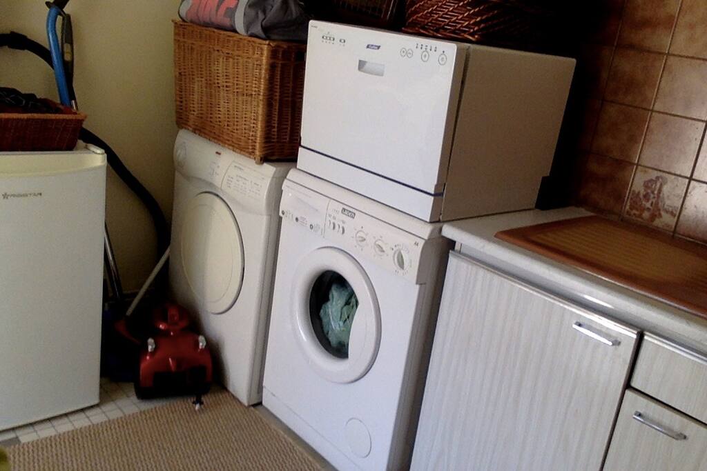 Buanderie avec Frigo privé