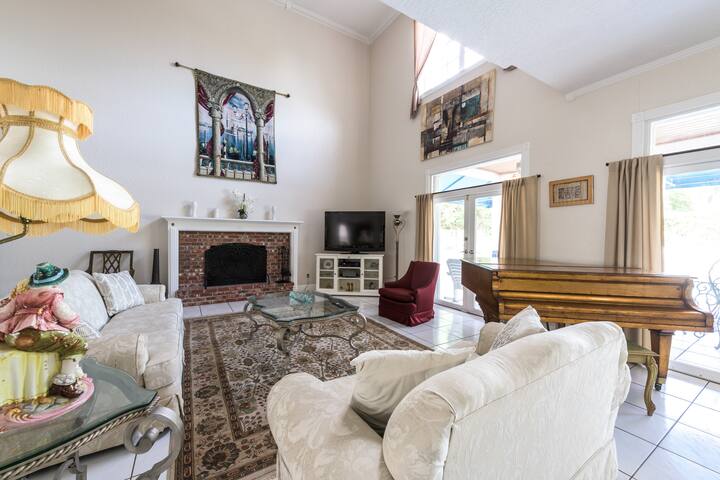 Country State Colonial House gallery image 2