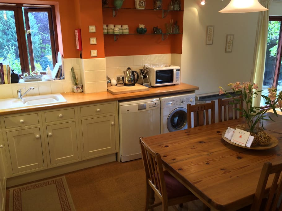 Dishwasher and washer/dryer
