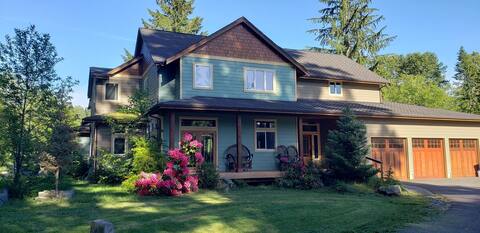 Tahoma Canyon Home near Mt Rainier