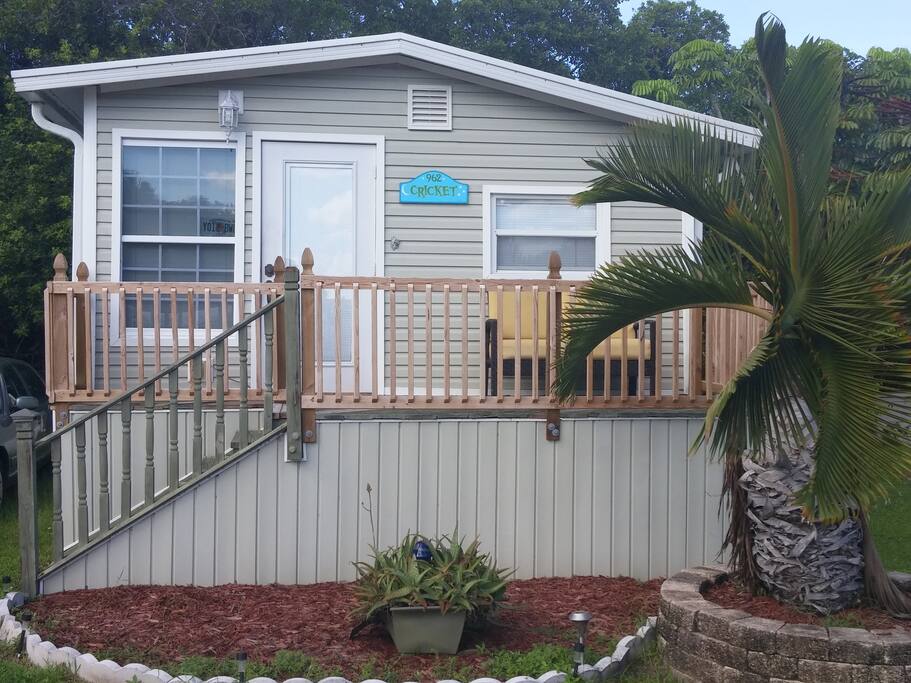 Front porch with bench