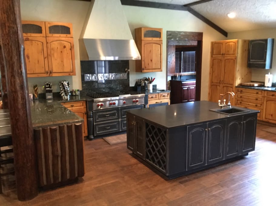 Beautiful "chefs dream kitchen"