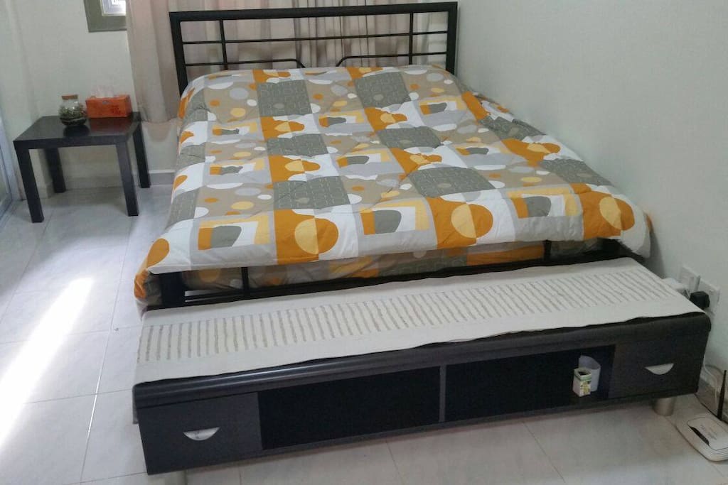 Bed is Queen size, suitable for 2 pax to sleep comfortably.