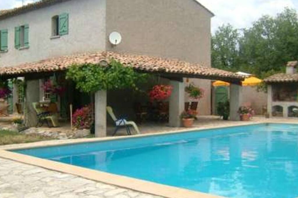 Le Clos Saint Supin // Terrasse - Piscine