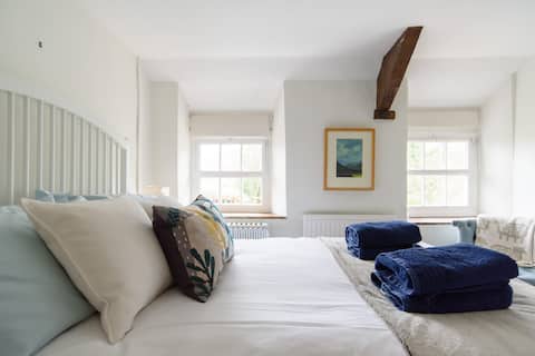 Riversong Cottage Romantic stay - Talybont village