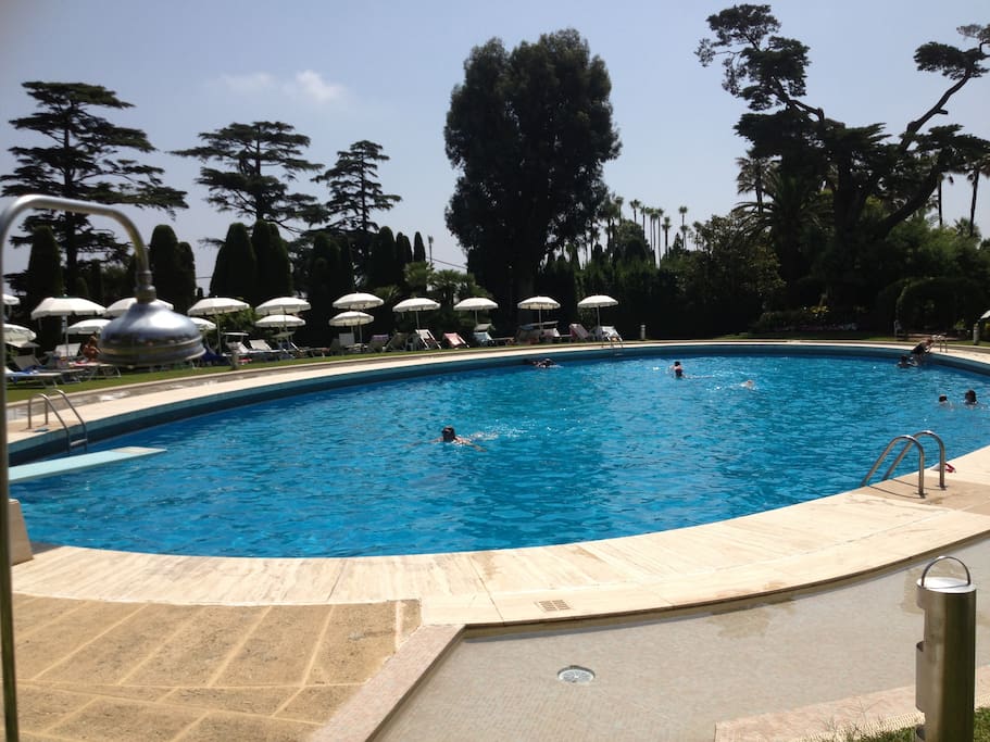 35 meter long pool