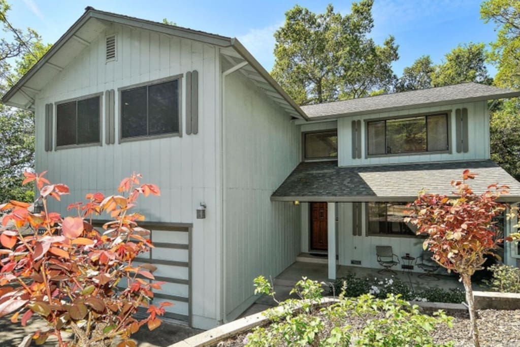 Sonoma SignatureSpacious 2300 SqFt 6 Beds (3K+3Q) Houses for Rent in Sonoma, California