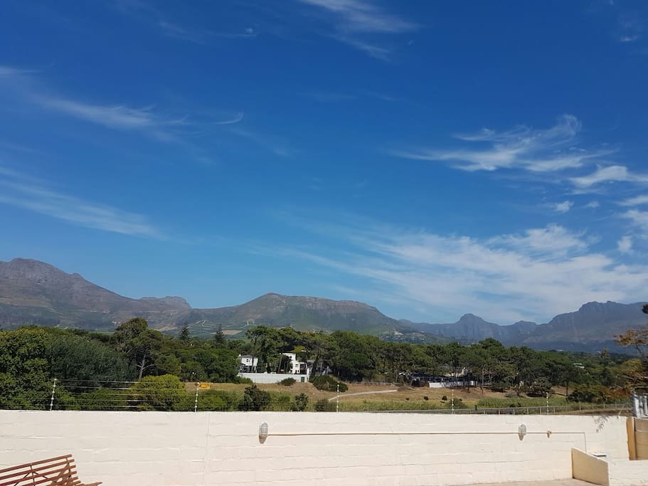 Surrounding mountains .