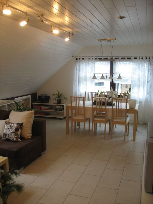 Blick ins Wohnzimmer