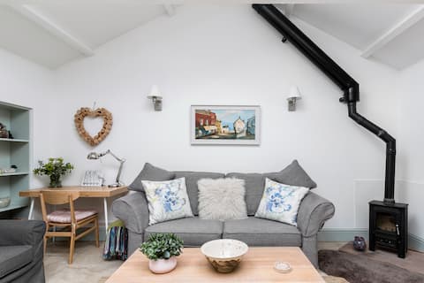 Swallowtails Barn in Rural Setting Heritage Coast